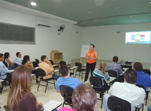 PARTICIPA DE PALESTRA DE MOTIVAO PARA EQUIPES